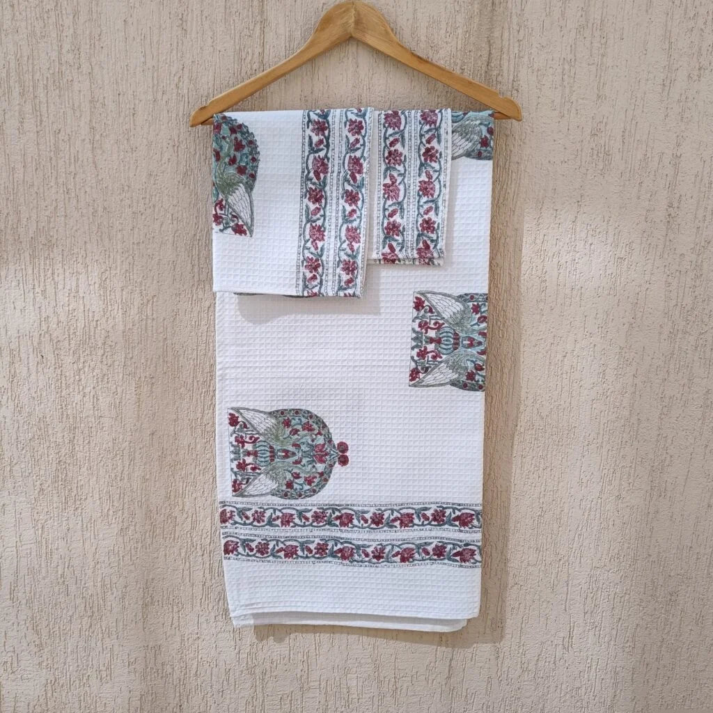 Motif Cotton Waffle Bath Towel